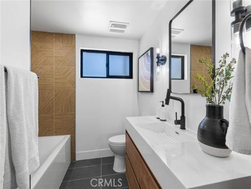 10321  Kamuela  , Huntington Beach, CA