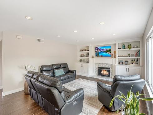 6901  Spickard  , Huntington Beach, CA