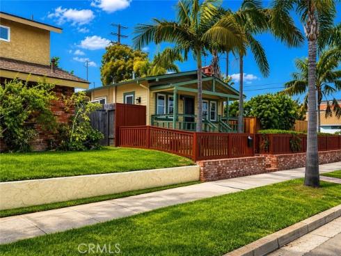 817  Delaware  , Huntington Beach, CA