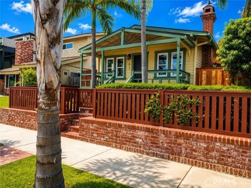 817  Delaware  , Huntington Beach, CA