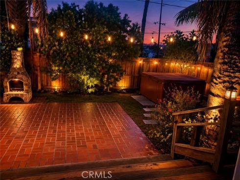 817  Delaware  , Huntington Beach, CA