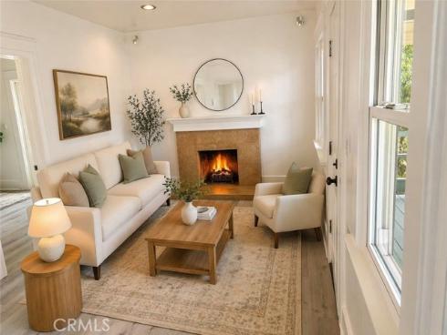 817  Delaware  , Huntington Beach, CA