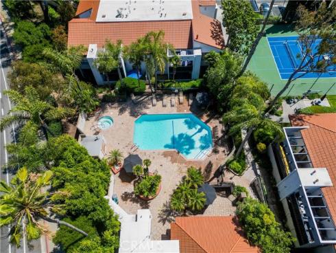 215  Wichita Ave.  306 , Huntington Beach, CA