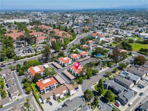 215  Wichita Ave.  306 , Huntington Beach, CA