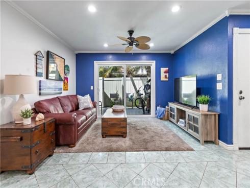 215  Wichita Ave.  306 , Huntington Beach, CA