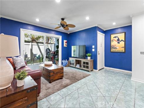 215  Wichita Ave.  306 , Huntington Beach, CA