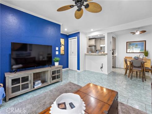 215  Wichita Ave.  306 , Huntington Beach, CA