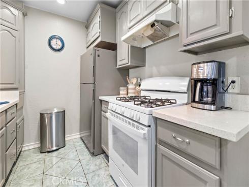 215  Wichita Ave.  306 , Huntington Beach, CA