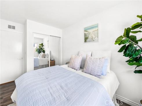 17091  Friml   Lane, Huntington Beach, CA