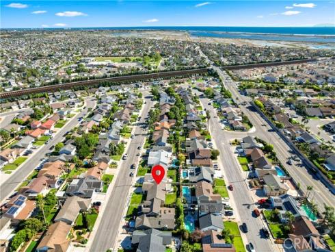 17091  Friml   Lane, Huntington Beach, CA