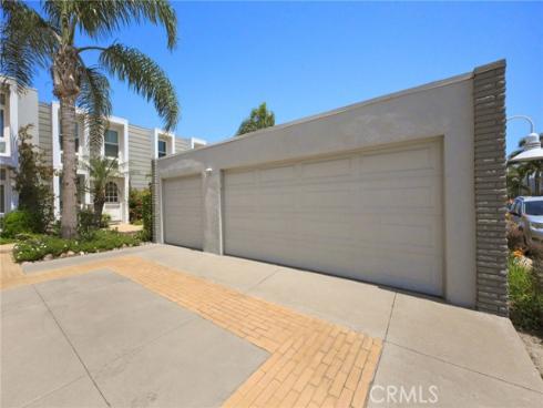 4001  Aladdin  , Huntington Beach, CA