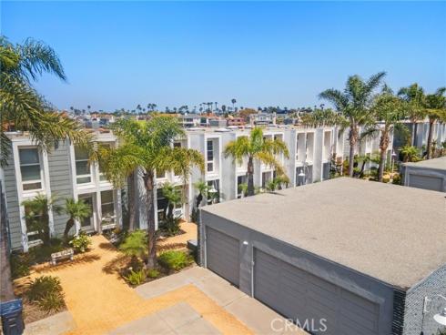 4001  Aladdin  , Huntington Beach, CA