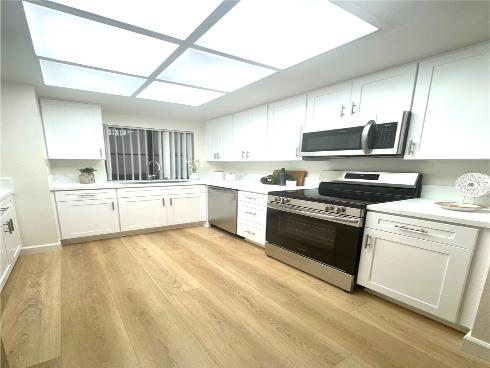 8877  Lauderdale  210-G  Court, Huntington Beach, CA