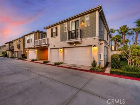 21445  Hayley  , Huntington Beach, CA
