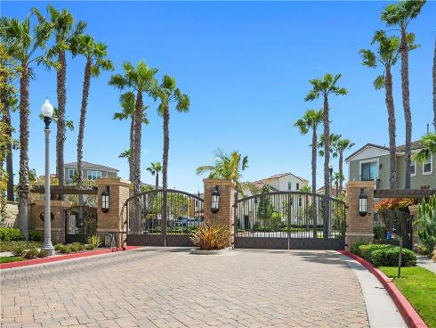 21445  Hayley  , Huntington Beach, CA