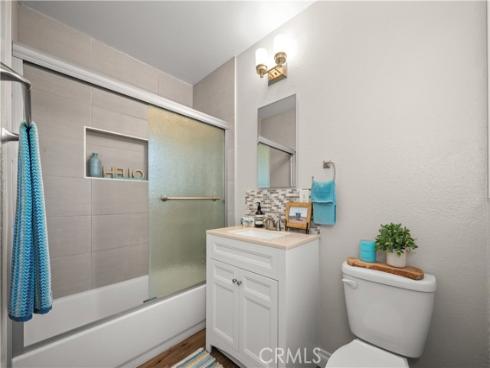 5082  Edinger   Avenue, Huntington Beach, CA