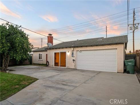 5082  Edinger   Avenue, Huntington Beach, CA