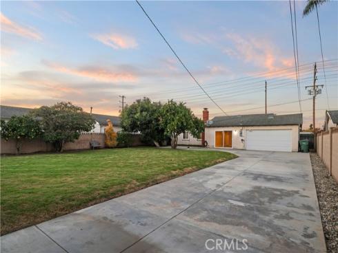 5082  Edinger   Avenue, Huntington Beach, CA