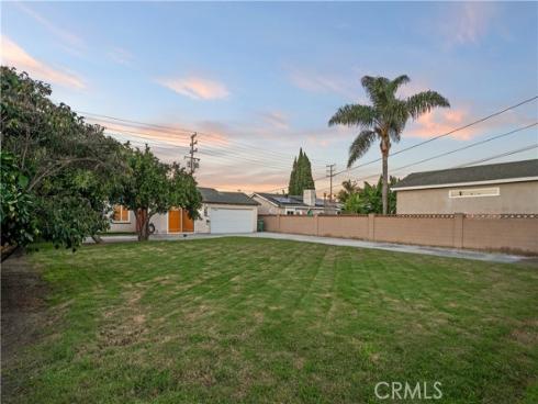 5082  Edinger   Avenue, Huntington Beach, CA