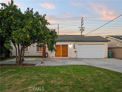 5082  Edinger   Avenue, Huntington Beach, CA