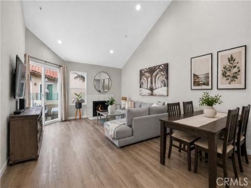 1400  Pacific Coast  305 , Huntington Beach, CA