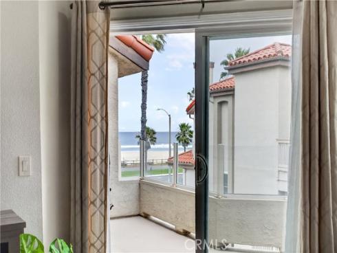 1400  Pacific Coast  305 , Huntington Beach, CA