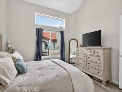 1400  Pacific Coast  305 , Huntington Beach, CA