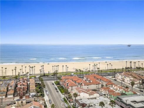 1400  Pacific Coast  305 , Huntington Beach, CA