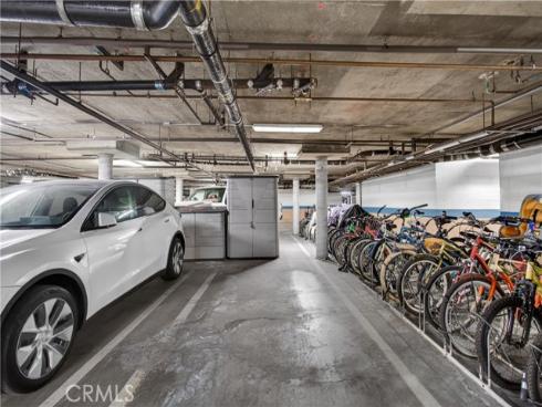 1400  Pacific Coast  305 , Huntington Beach, CA