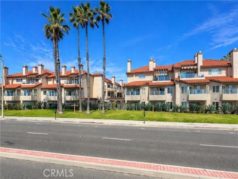 1400  Pacific Coast  305 , Huntington Beach, CA