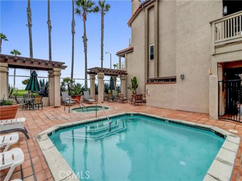 1400  Pacific Coast  305 , Huntington Beach, CA