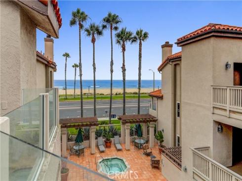 1400  Pacific Coast  305 , Huntington Beach, CA