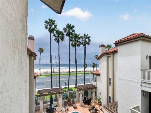 1400  Pacific Coast  305 , Huntington Beach, CA