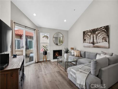 1400  Pacific Coast  305 , Huntington Beach, CA