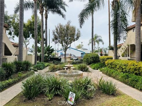 626  Lake  37  Street, Huntington Beach, CA