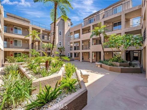 1200  Pacific Coast  426 , Huntington Beach, CA