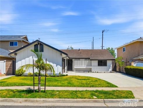 19562  Aragon   Circle, Huntington Beach, CA