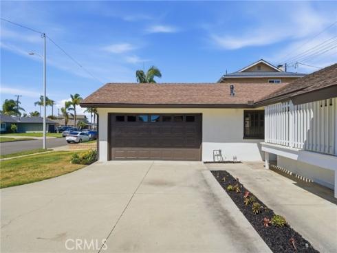 19562  Aragon   Circle, Huntington Beach, CA