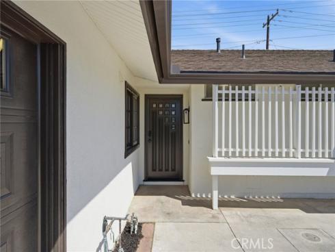 19562  Aragon   Circle, Huntington Beach, CA