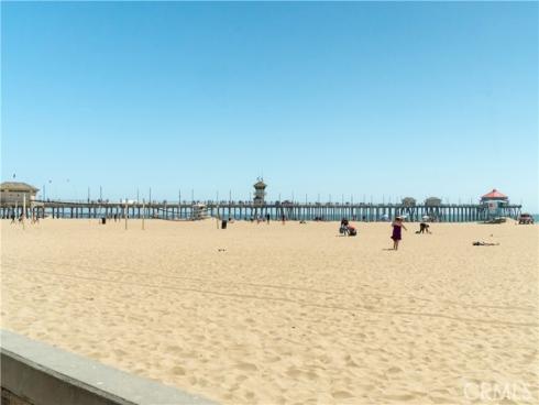 19562  Aragon   Circle, Huntington Beach, CA