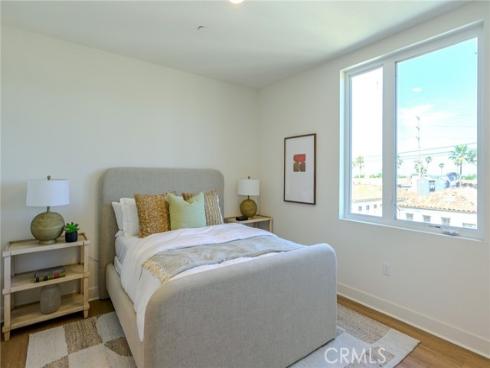 414  Main  400 , Huntington Beach, CA