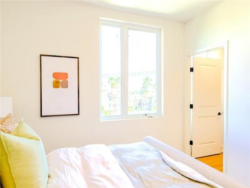 414  Main  400 , Huntington Beach, CA