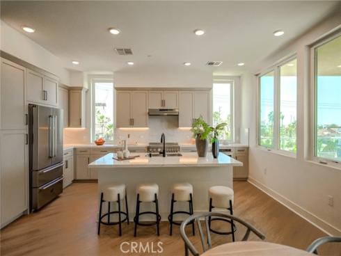 414  Main  400 , Huntington Beach, CA