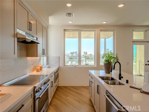 414  Main  400 , Huntington Beach, CA