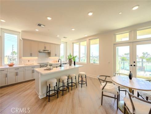 414  Main  400 , Huntington Beach, CA