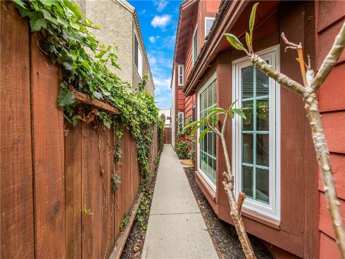 2007  Delaware   Street, Huntington Beach, CA