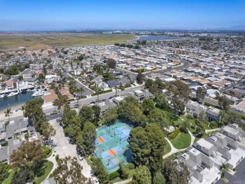 4162 Racquet Club Dr , Huntington Beach, CA