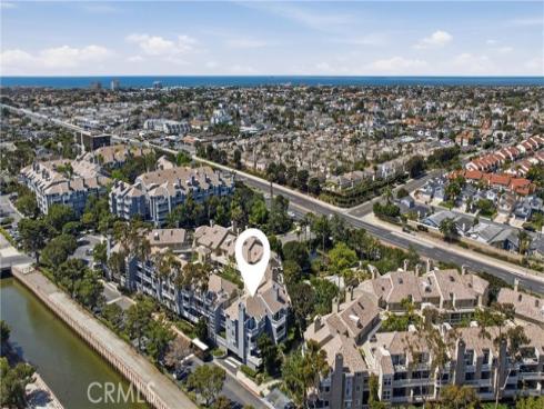 20251  Cape Coral  101  Lane, Huntington Beach, CA