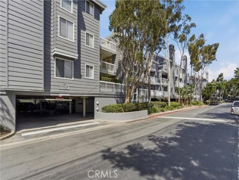 20251  Cape Coral  101  Lane, Huntington Beach, CA