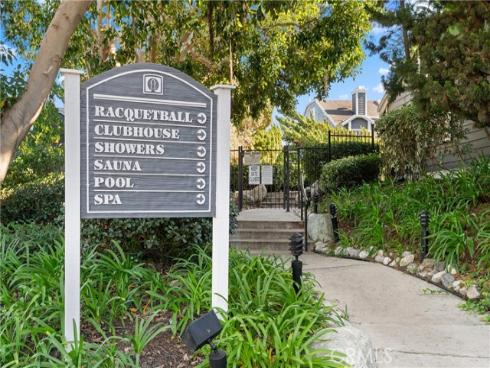 20251  Cape Coral  101  Lane, Huntington Beach, CA